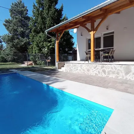 Relax Nyaraló *